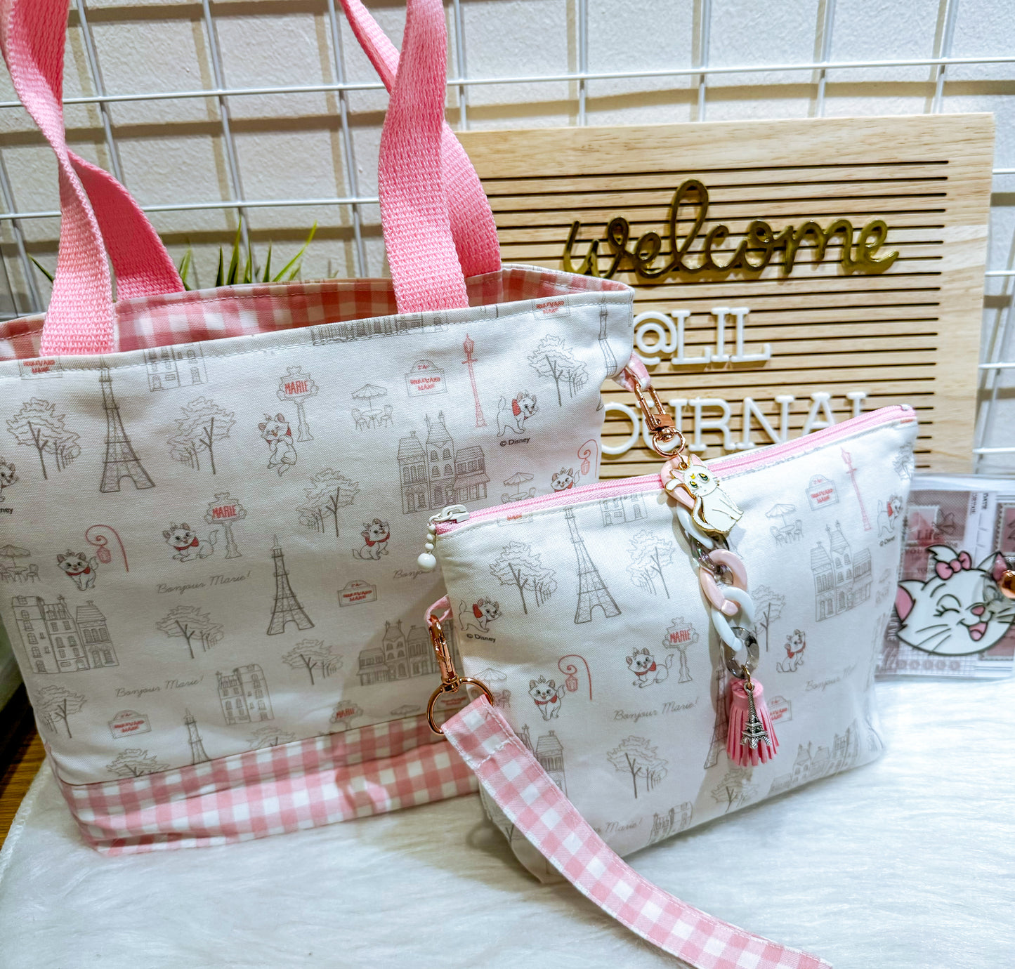 Sweet Pink Marie Cat Eiffel Tower Set