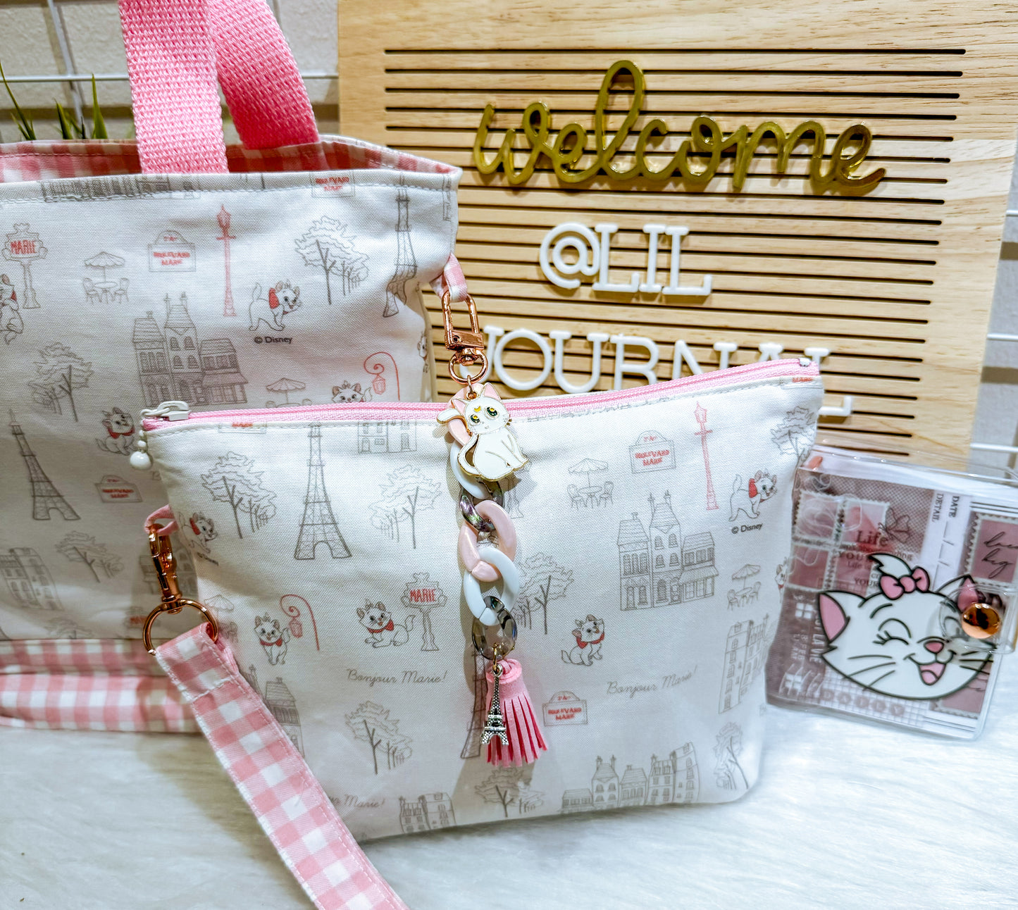 Sweet Pink Marie Cat Eiffel Tower Set