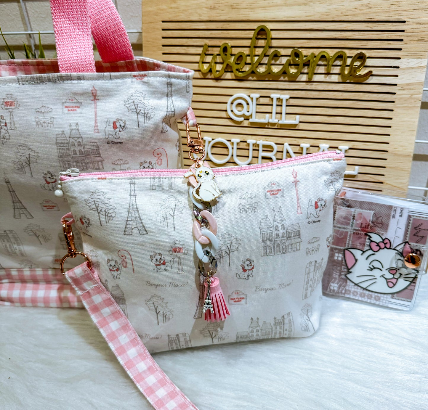 Sweet Pink Marie Cat Eiffel Tower Set