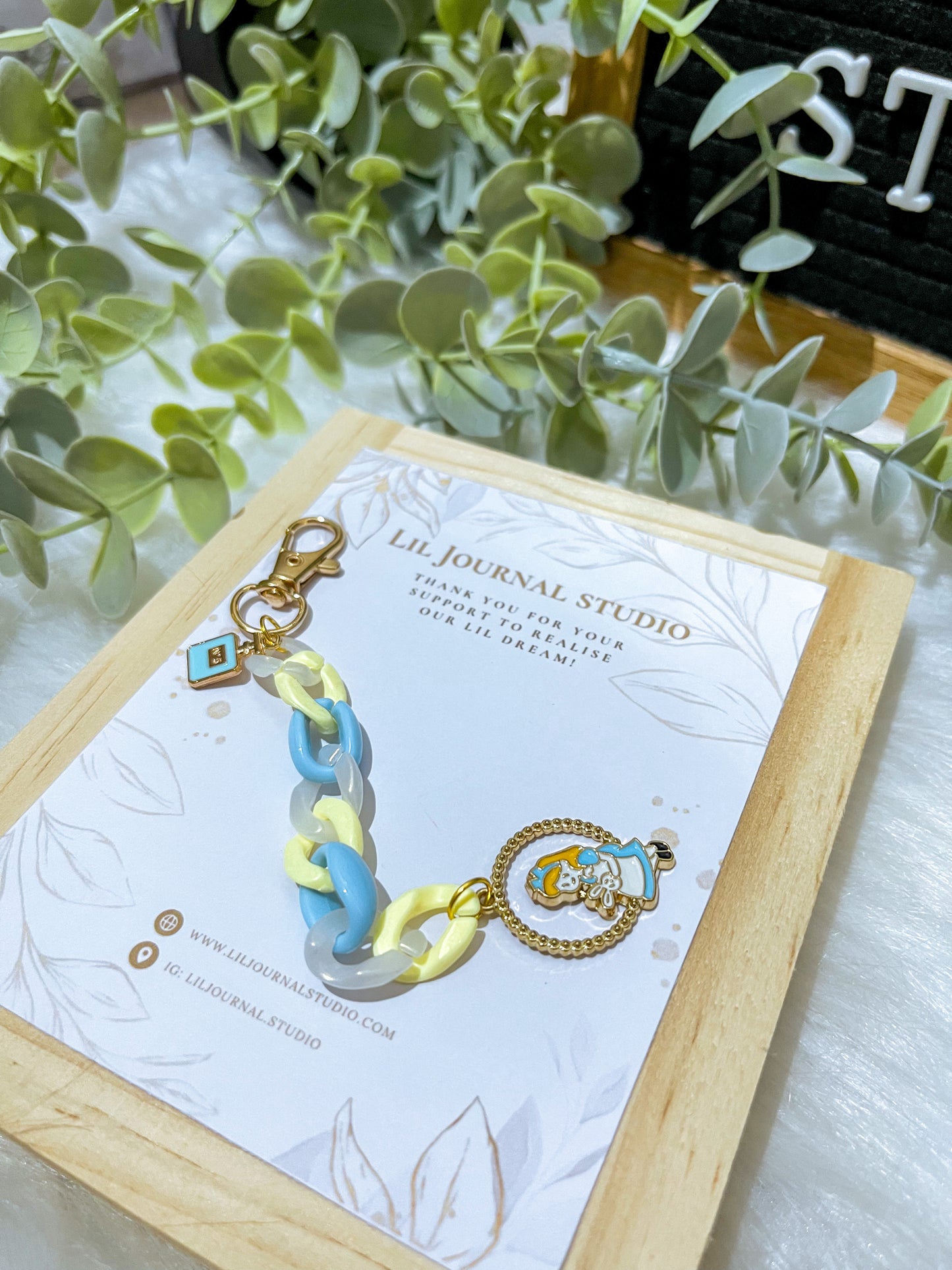 Dainty Key Charms - Wonderland