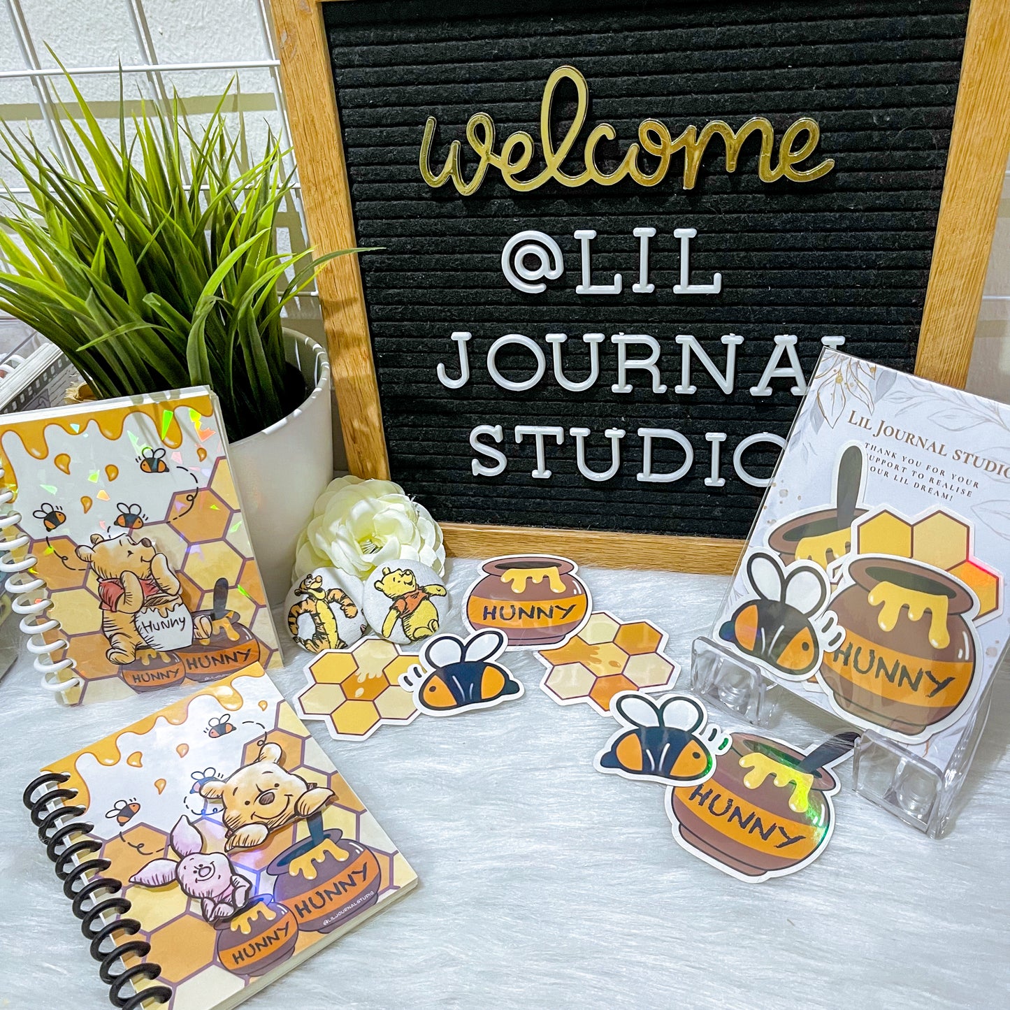 B7 Character Travel Notebook - Winnie the Pooh Honeycomb
